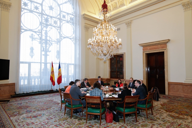 Un moment de la taula de treball a Madrid.